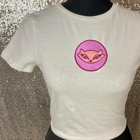 ❌SOLD❌ Bratz Jade cat logo embroidered baby tee - Picture 3 of 3